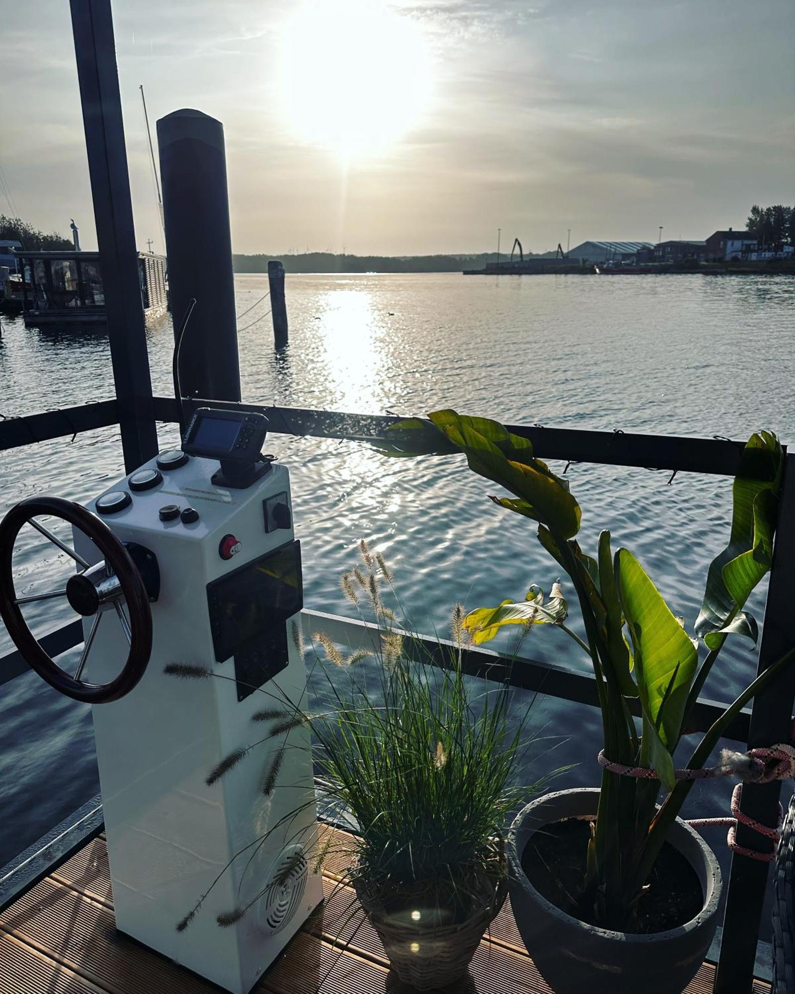 Premium Hausboot Trave Traum Apartment Lubeck Exterior photo